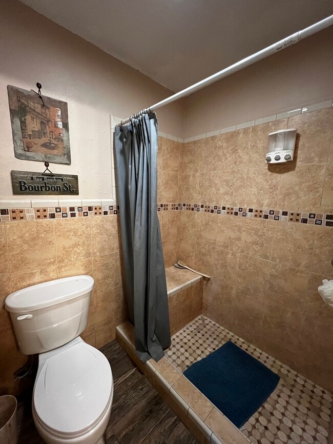 Building Photo - 603 Continental Dr