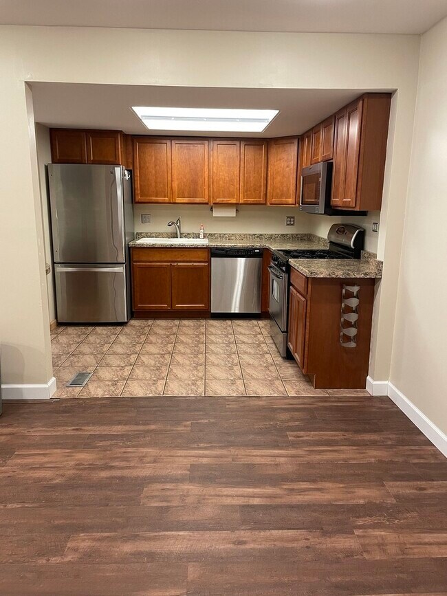 Building Photo - 822 Dunbar Ct
