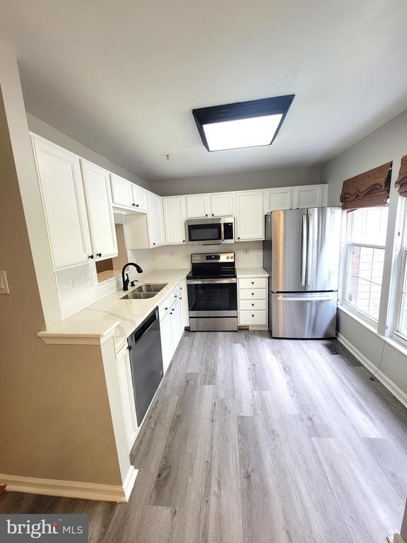 Foto del edificio - 8702 Castlerock Ct