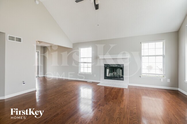 Foto del edificio - 1049 NE Queens Cir