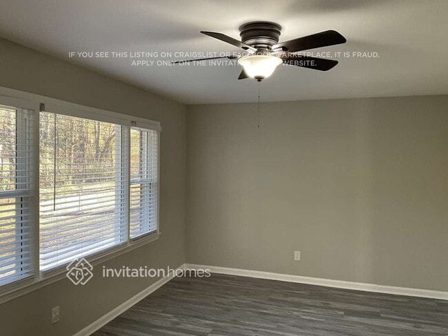 Foto del edificio - 3558 Pine Needle Dr SW