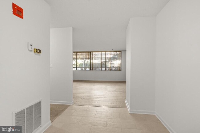 Building Photo - 3709 S George Mason Dr