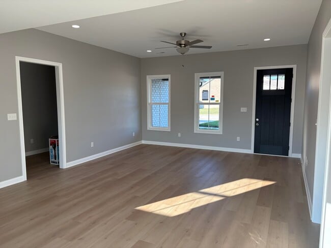 Building Photo - 129 Squires Way