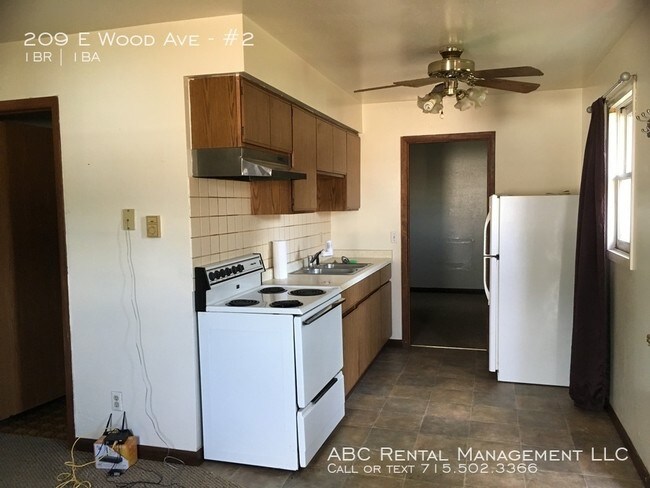 Building Photo - 209 E Wood Ave