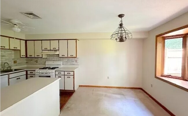 Building Photo - 236 Stonebridge Dr