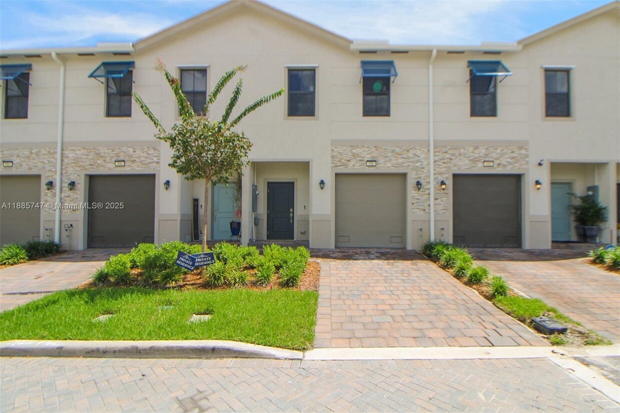 Foto principal - 896 NW 3rd Terrace