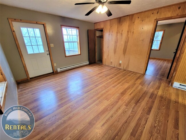 Building Photo - 387 Sugarloaf Rd