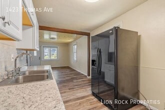 Building Photo - 1423 Thomas Ave W