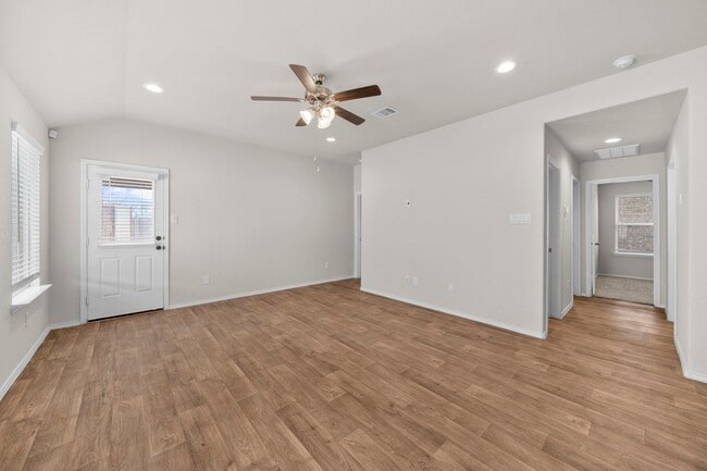 Building Photo - 8303 Amaryllis Ct