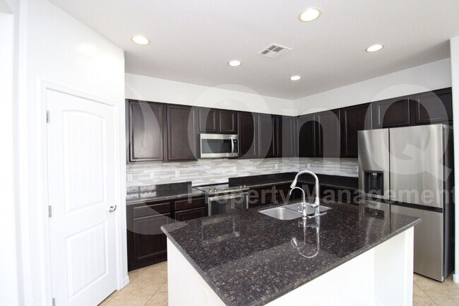 Foto del edificio - 730 N Robins Way