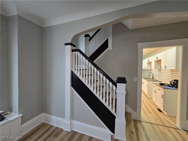 Foto del edificio - 9807 Parkgate Ave