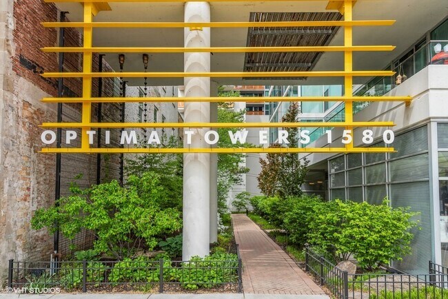 Foto del edificio - 1580 Sherman Ave