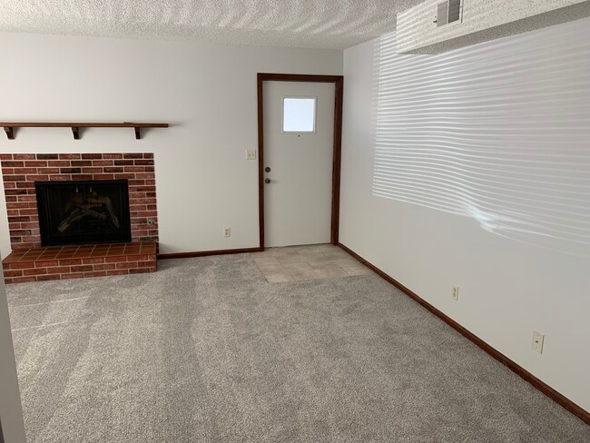 Building Photo - 4000 S 51st St