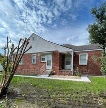 Building Photo - 901 S Erie Ave