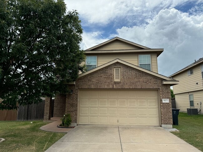 Building Photo - 813 Draco Dr