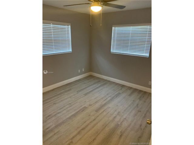 Foto del edificio - 124 SE 2nd Ave