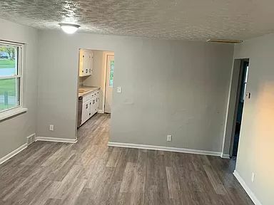 Foto del edificio - 5112 Pensacola Blvd
