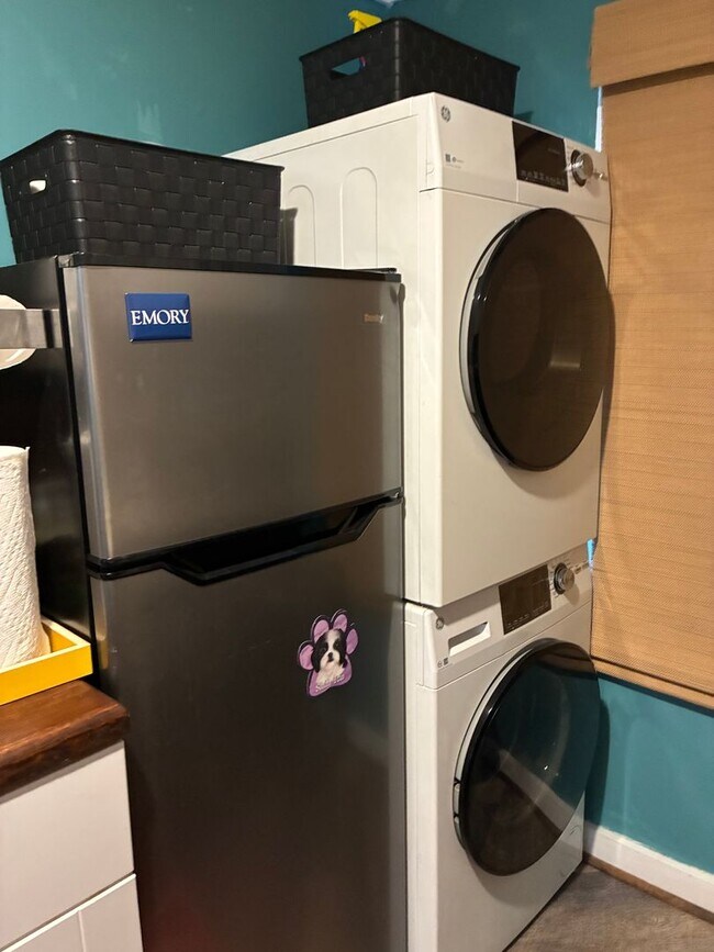 Foto del edificio - Adorable Tiny Home in the heart of Williamsburg literally steps to W&M Law School Available 3/1/26