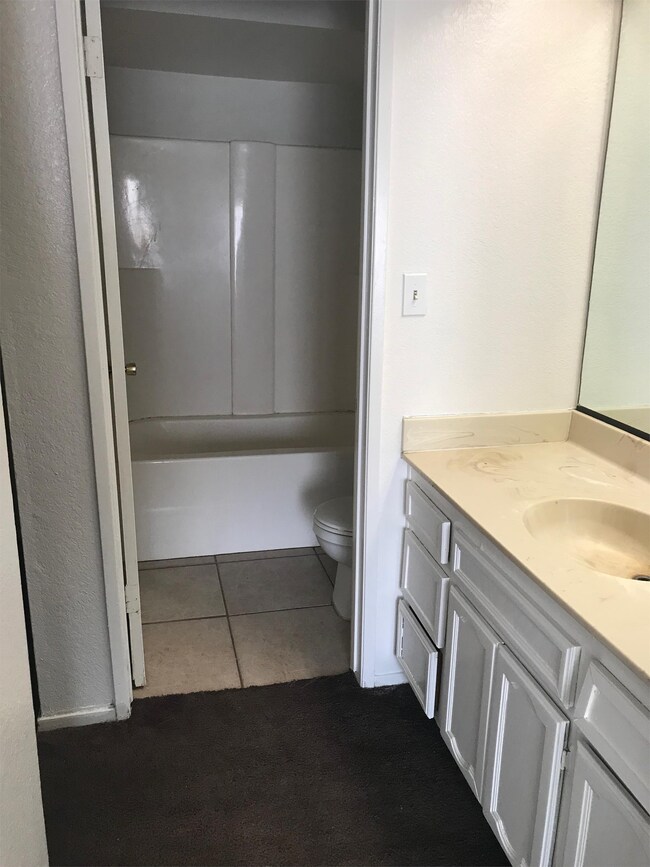 Foto del edificio - 3809 White Ln