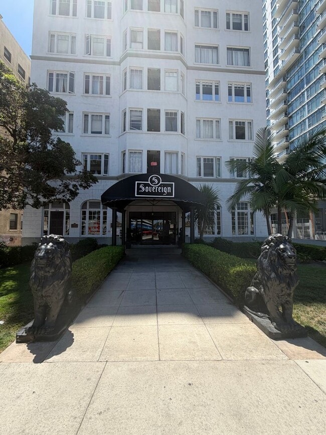 Building Photo - 360 W Ocean Blvd