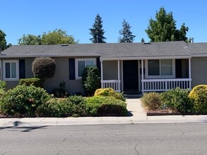 Building Photo - 4164 Will Rogers Dr