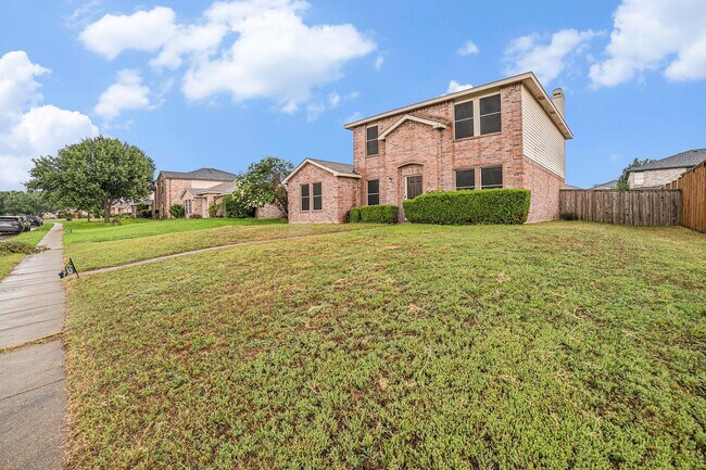 Foto del edificio - Freshly Renovated 2-Story in Cedar Hill