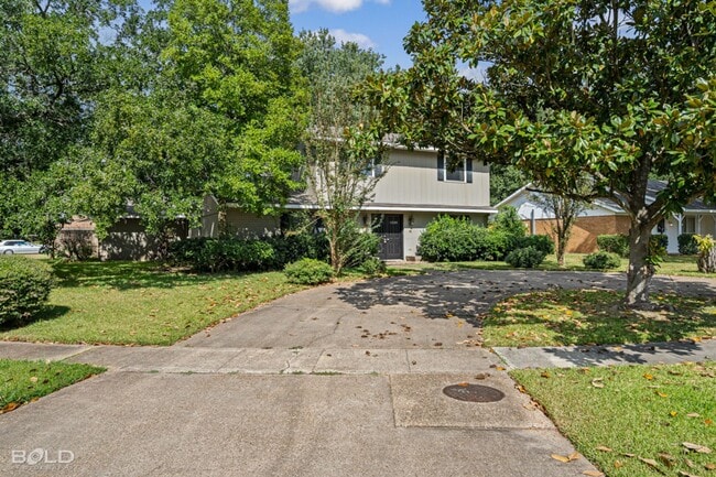 Foto del edificio - 1502 Suburbia Dr