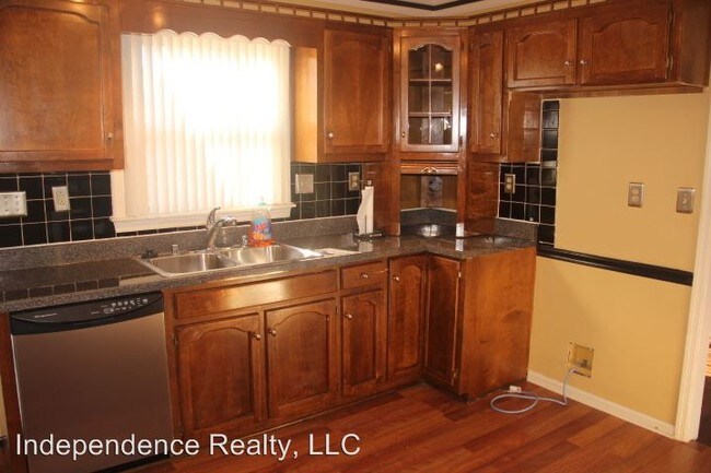 Building Photo - 3 br, 2.5 bath House - 1806 Hollytree Drive