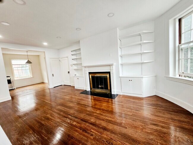 Building Photo - 141 Beaconsfield Rd