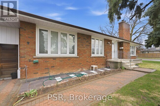 Photo du bâtiment - 27 Kingsview Blvd