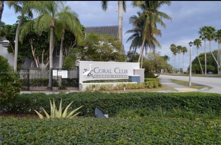 Foto principal - 10381 SW 150th Ct