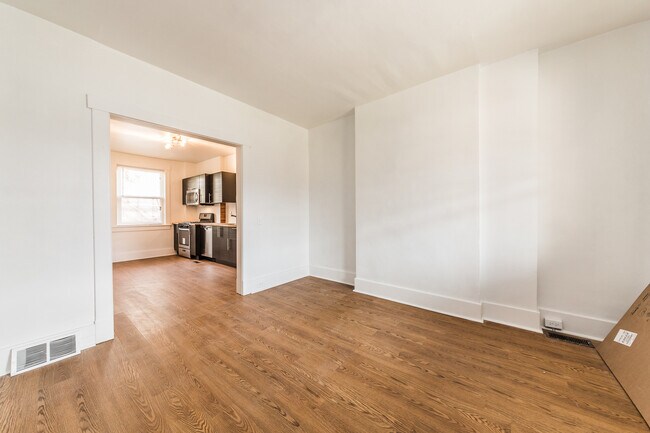 Foto del edificio - Available 9/1!! Quiet Street in Mt. Washin...