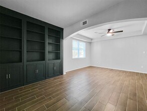 Building Photo - 8822 Rolling Rapids Rd