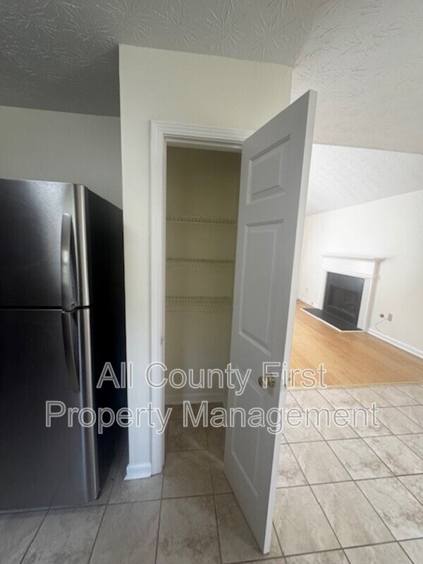 Foto del edificio - 4778 Creekside Pl