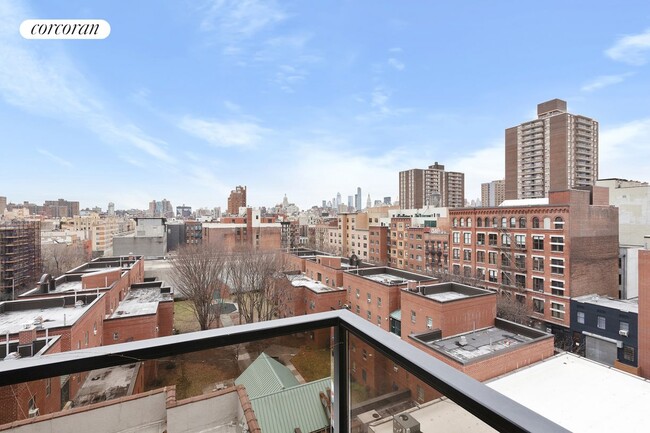 Foto del edificio - 399 E 8th St