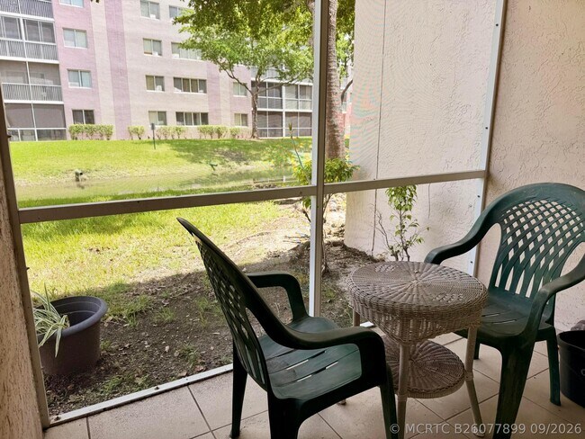 Foto del edificio - 9511 Weldon Cir