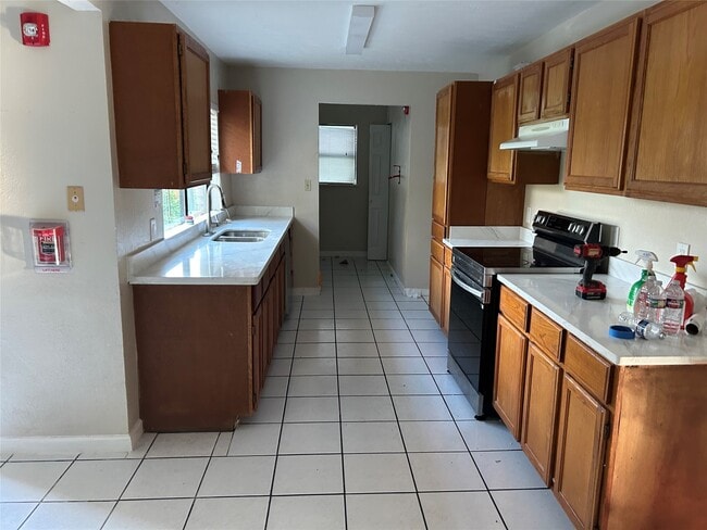 Building Photo - 15407 La Loma Dr