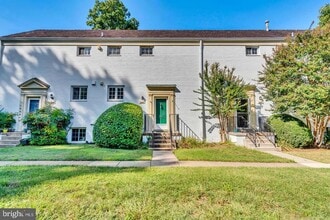 Building Photo - 3316 Valley Dr