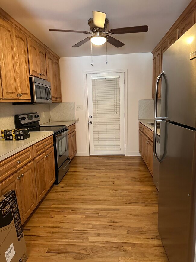 Foto del edificio - 2402 5th St NE