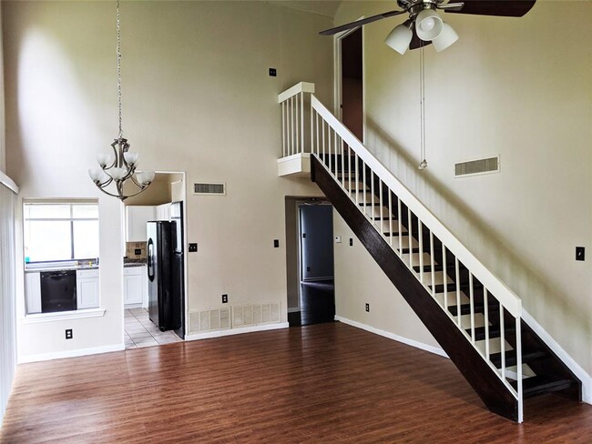 Building Photo - 4308 Laguna Dr