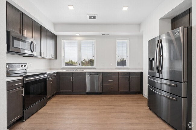 3BR, 2BA -1,169SF - Kitchen - The Ellipse