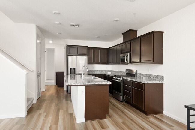 Building Photo - 4 Bedroom 3.5 Bath, 2021 Built Home in Pro...