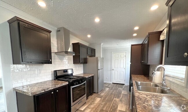 Building Photo - 10611 Lyons Ct