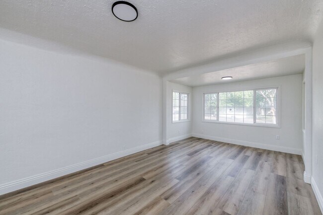 Foto del edificio - ? For Rent – Beautifully Updated 3 Bedroom...