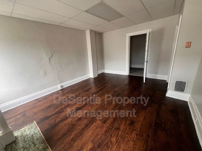 Building Photo - 42 Van Braam St