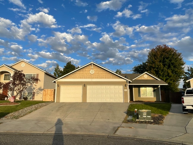 Building Photo - 5203 Paddington Ln