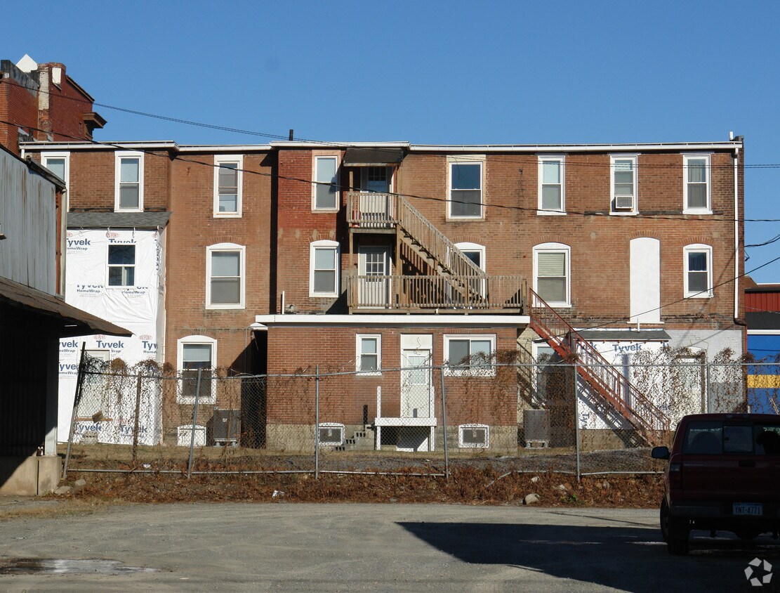 Foto del edificio - 341-345 W 3rd St