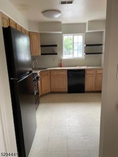 Primary Photo - 112 Vaughan Dr