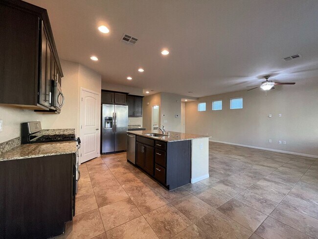 Building Photo - 3-Bedroom Home in Southwest Las Vegas – En...