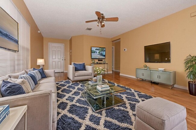 Foto del edificio - LARGE DECK  |  MATURE TREES  |  GREAT LOCA...